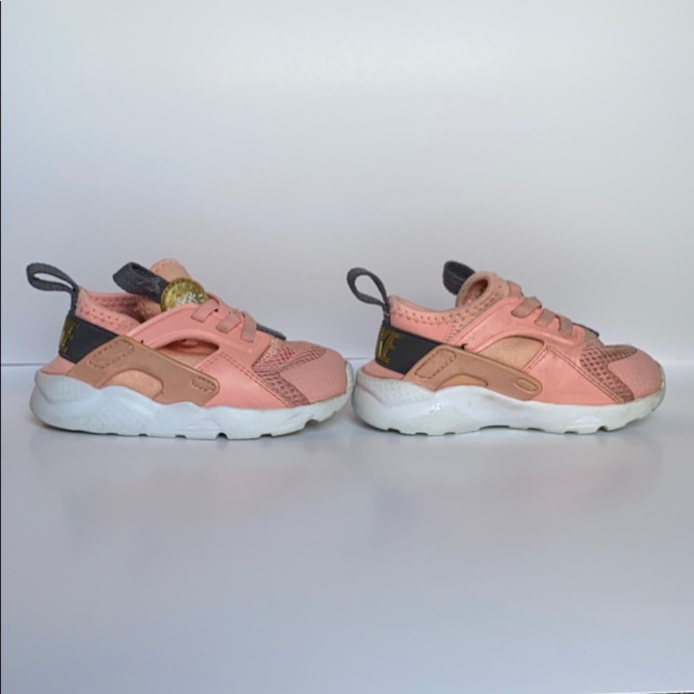 Pink Nike Hurache toddler sneakers size 7c